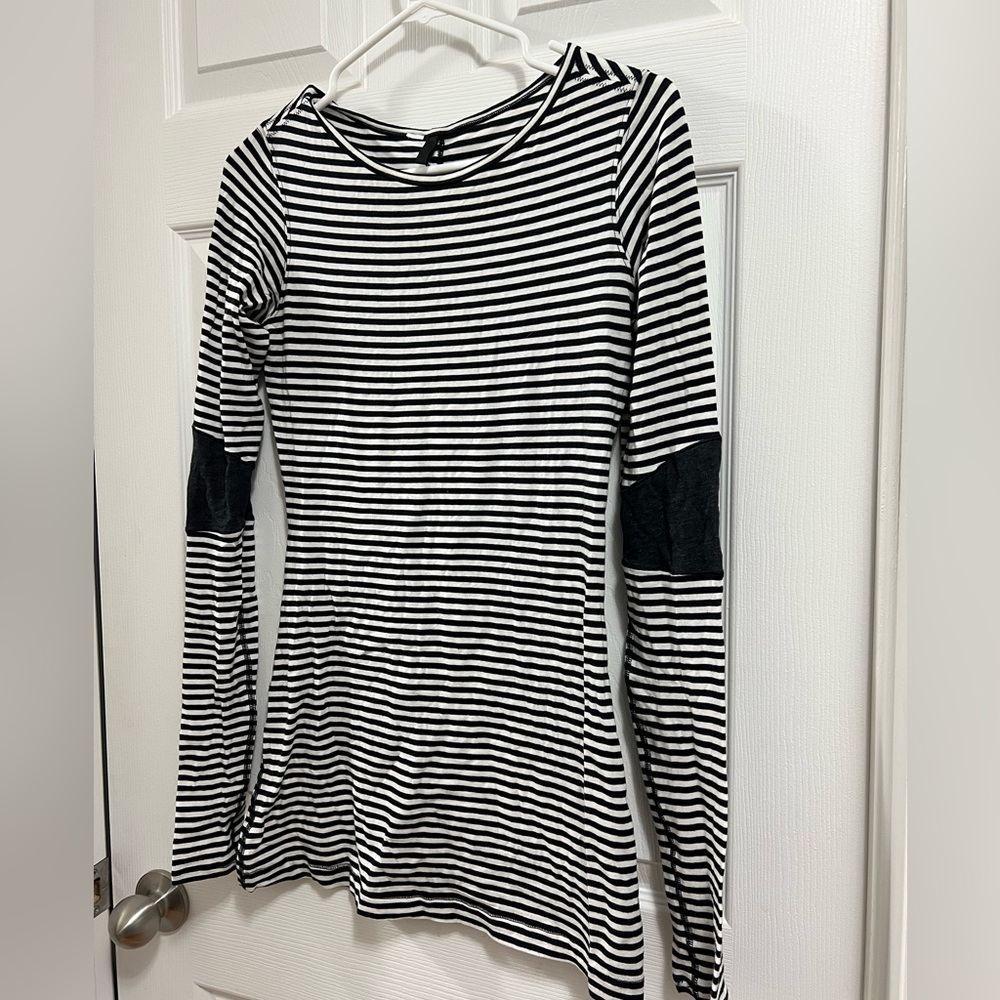 Lululemon top